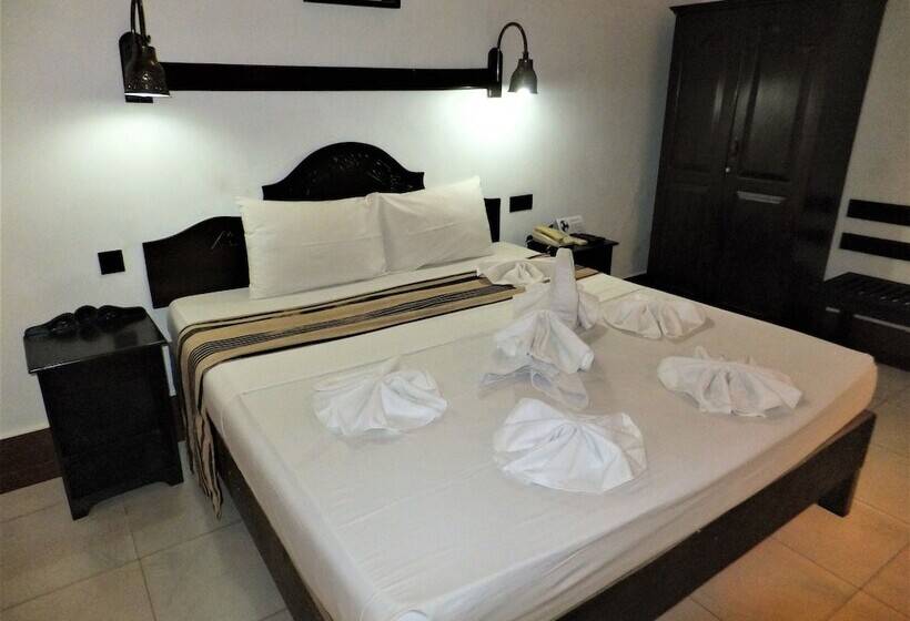 Hotel The Kandyan Art At Hills