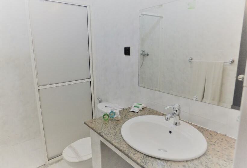 Hotel The Kandyan Art At Hills