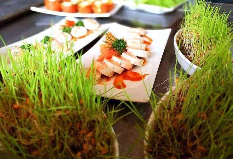 Hotel The Kandyan Art At Hills