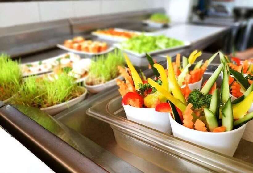 Hotel The Kandyan Art At Hills