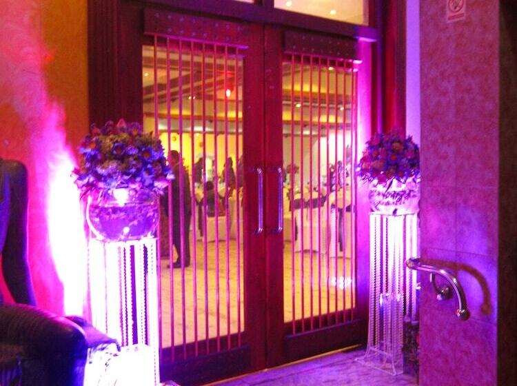 Hotel The Kandyan Art At Hills