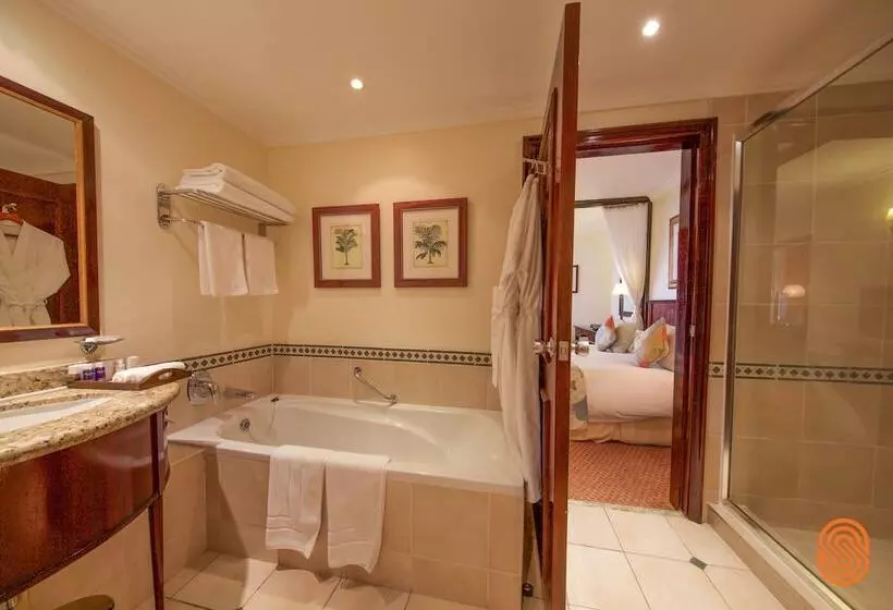 هتل Lake Kivu Serena