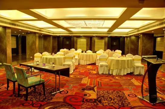 Отель Manasarovar The Fern