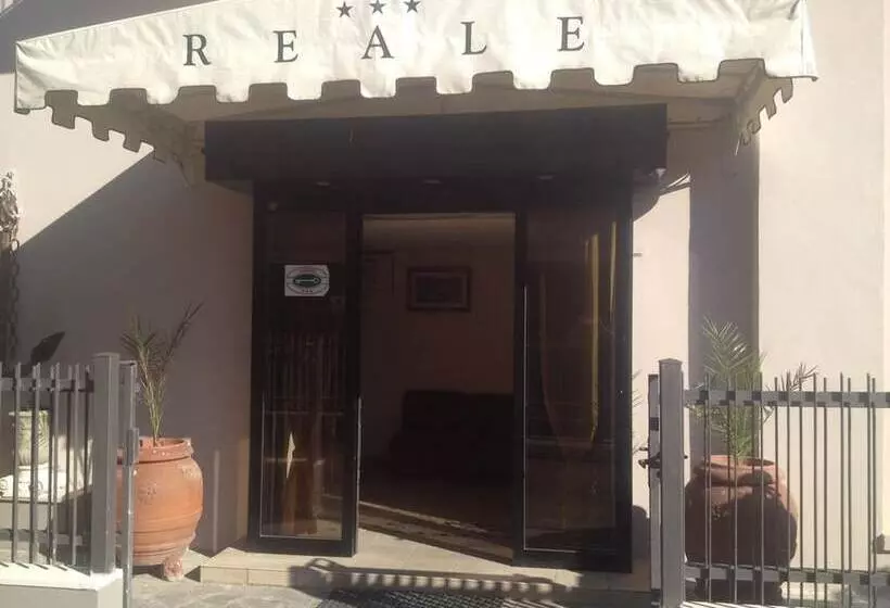 هتل Reale