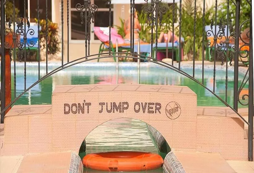 هتل Seaview Gardens