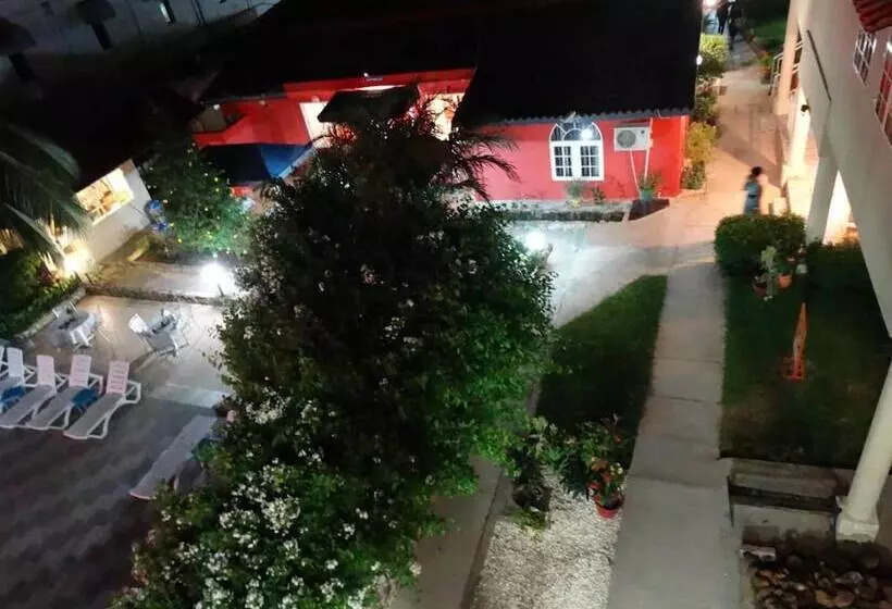 هتل Seaview Gardens