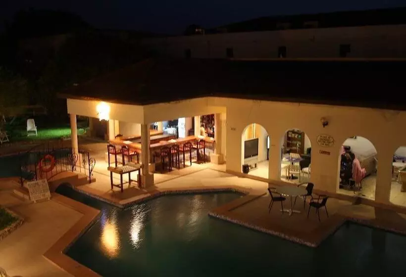 هتل Seaview Gardens