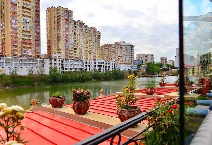 Lake Palace Hotel & Restaurant