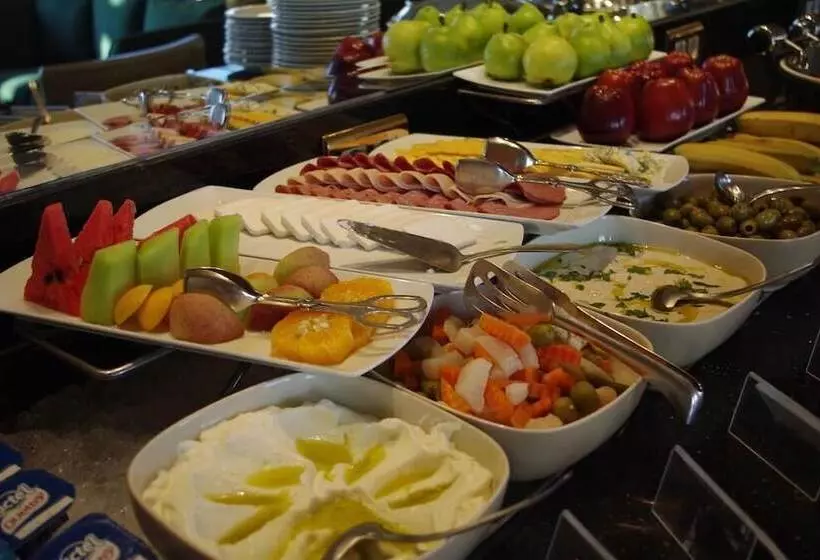 Lake Palace Hotel & Restaurant