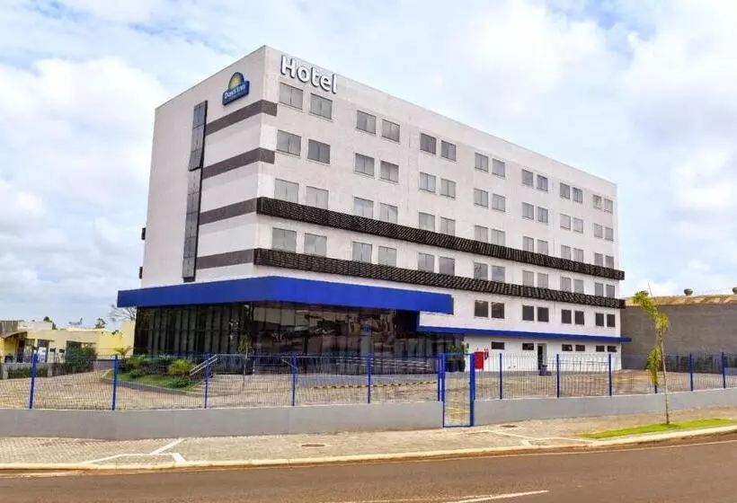 ホテル Days Inn By Wyndham Cascavel