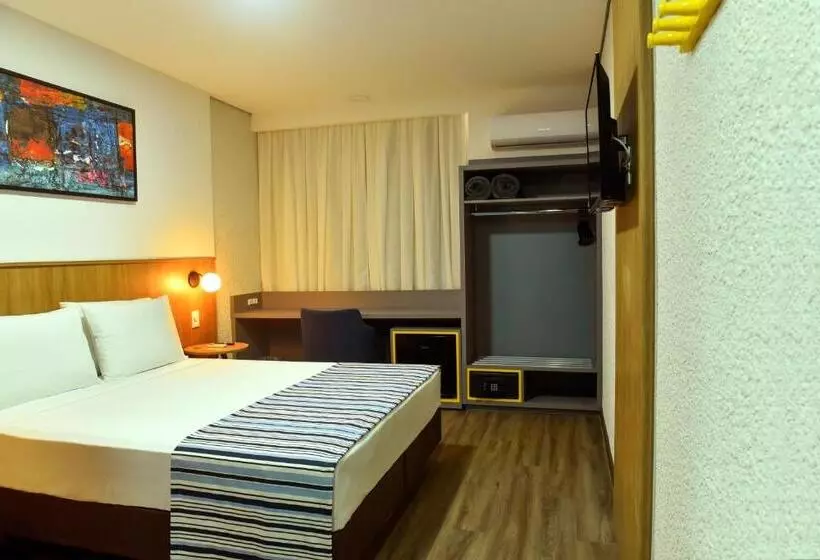 ホテル Days Inn By Wyndham Cascavel