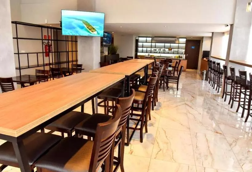 ホテル Days Inn By Wyndham Cascavel