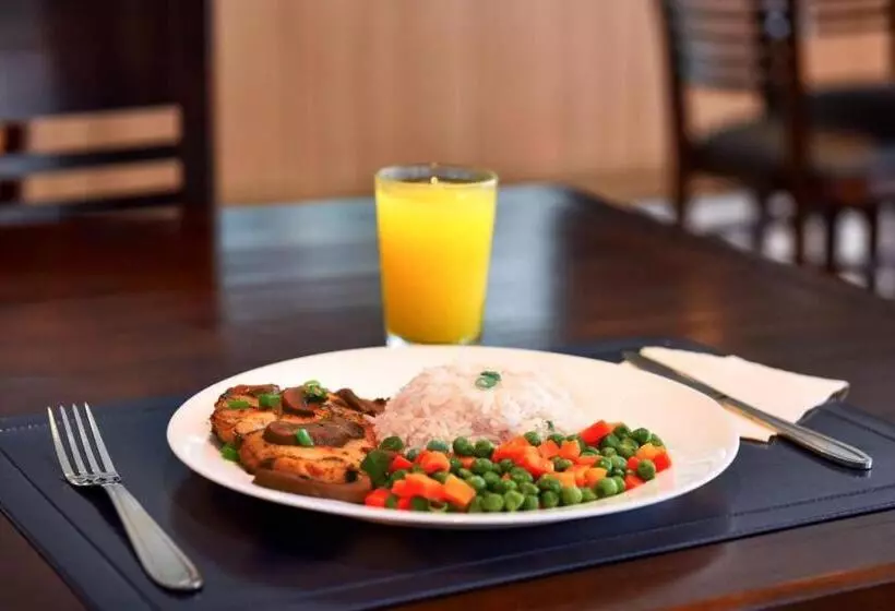 ホテル Days Inn By Wyndham Cascavel