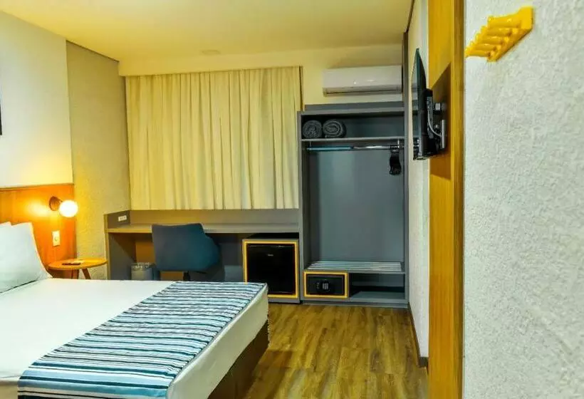 ホテル Days Inn By Wyndham Cascavel