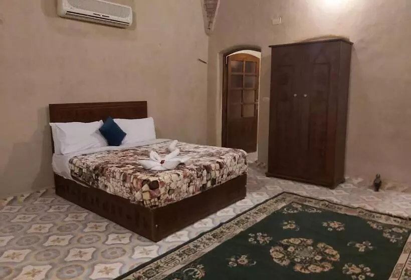 پانسیون Sekhmet Retreat Centre