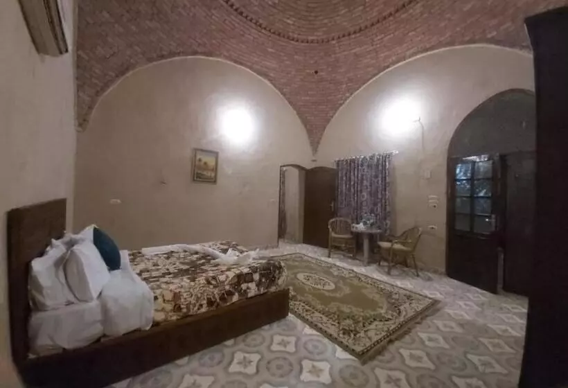 پانسیون Sekhmet Retreat Centre