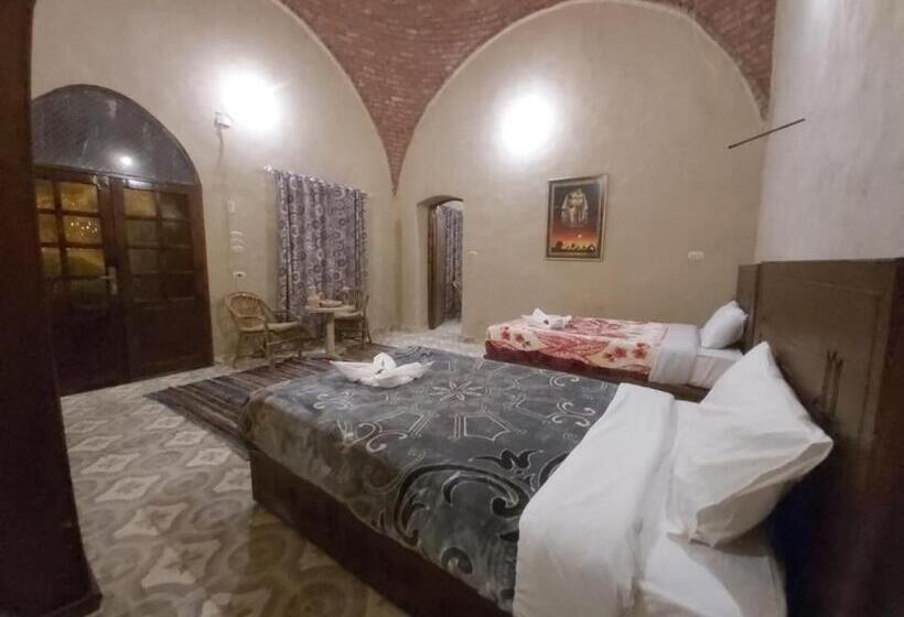 پانسیون Sekhmet Retreat Centre