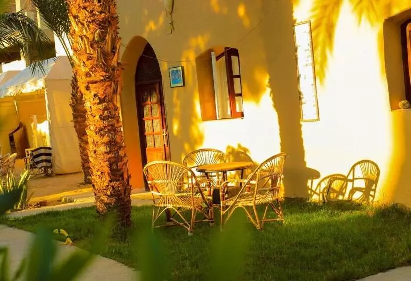 پانسیون Sekhmet Retreat Centre