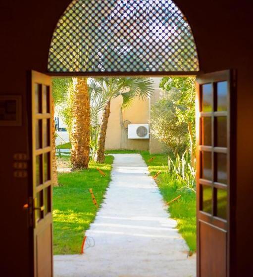 پانسیون Sekhmet Retreat Centre