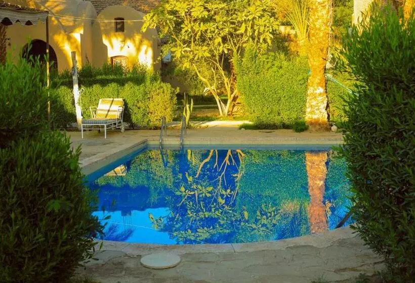 پانسیون Sekhmet Retreat Centre