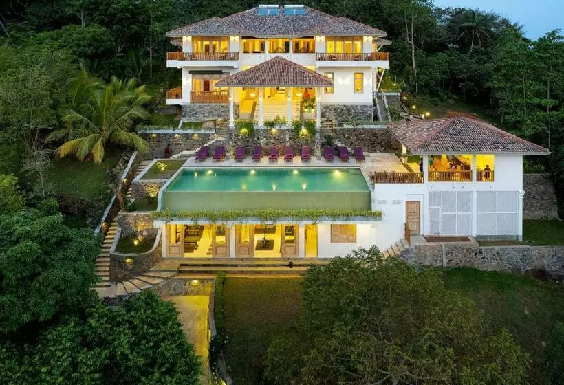 Majatalo Villa The Divine