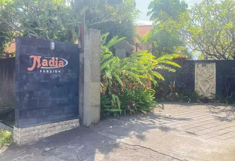 ホテル Nadia Pansion & Cottage Gianyar