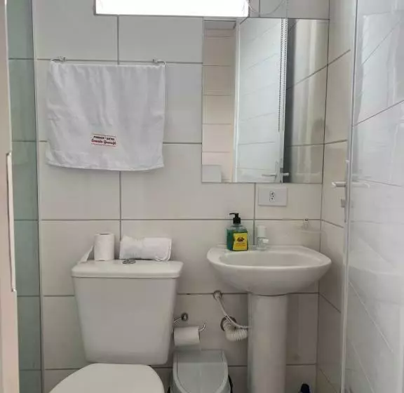 پانسیون Pousada Suites Enseada Guaruja