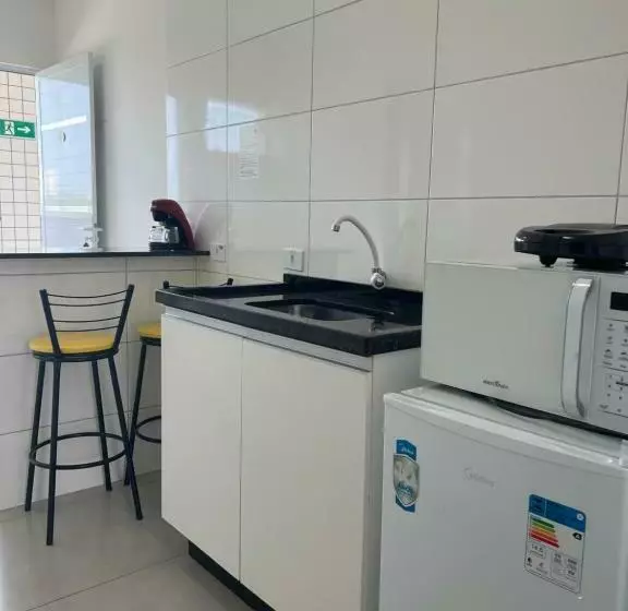 پانسیون Pousada Suites Enseada Guaruja