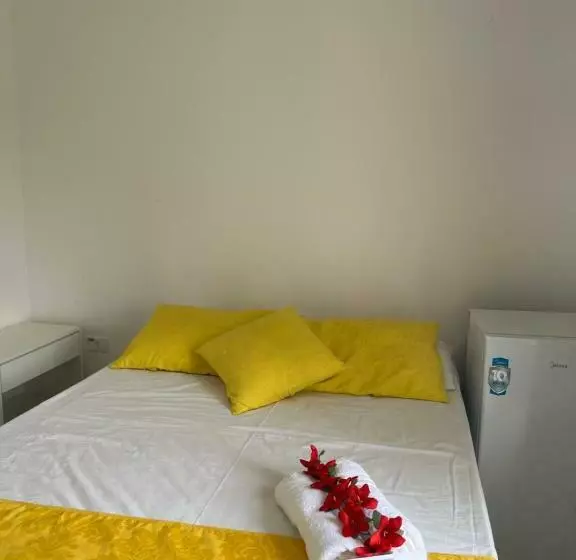 پانسیون Pousada Suites Enseada Guaruja