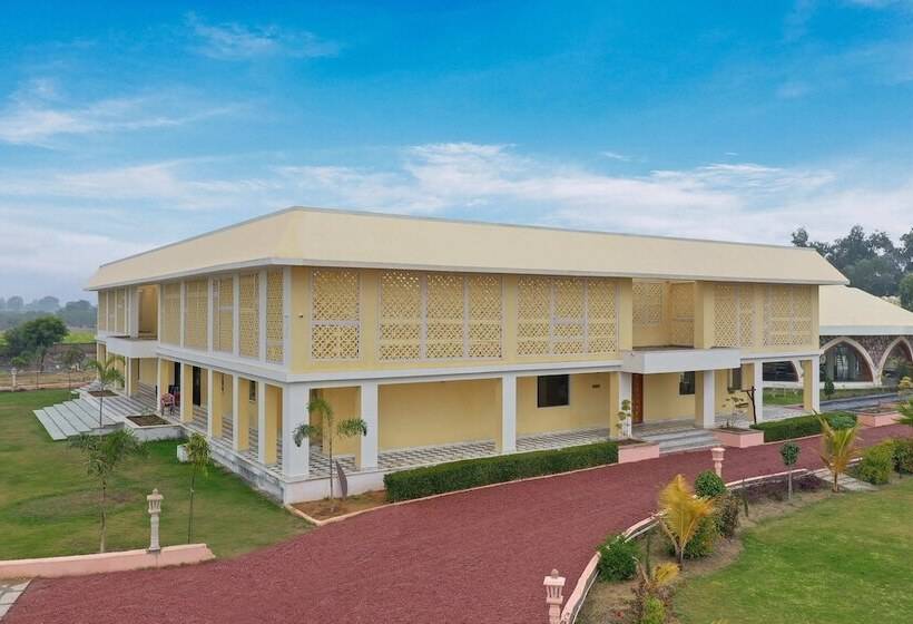 Resort The Sawai Bagh