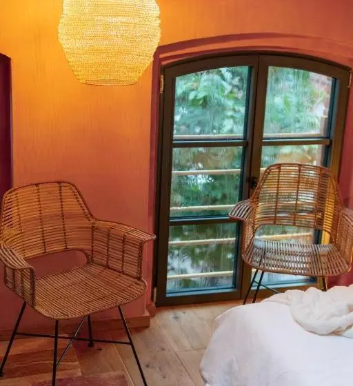 Aamiaismajoitus (B&B) Gut Leben Landresort