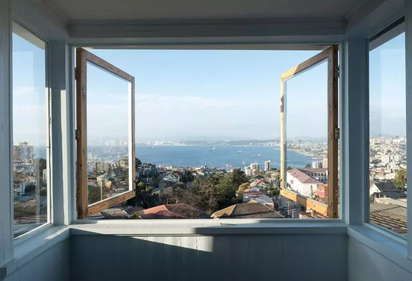 تختخواب و صبحانه Faro Azul Valparaíso Cerro Alegre