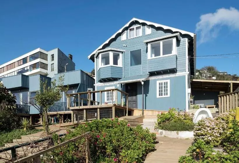 تختخواب و صبحانه Faro Azul Valparaíso Cerro Alegre