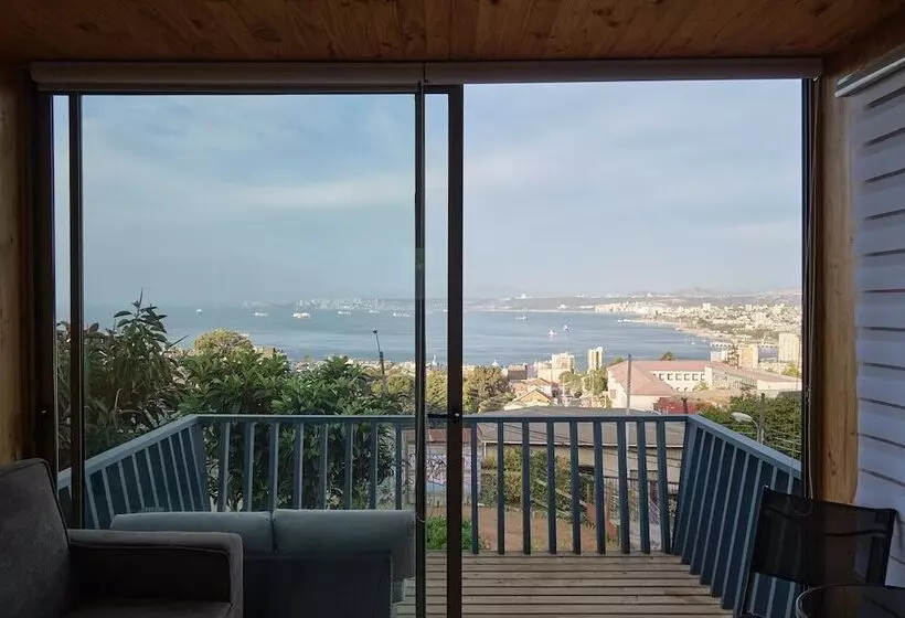 تختخواب و صبحانه Faro Azul Valparaíso Cerro Alegre