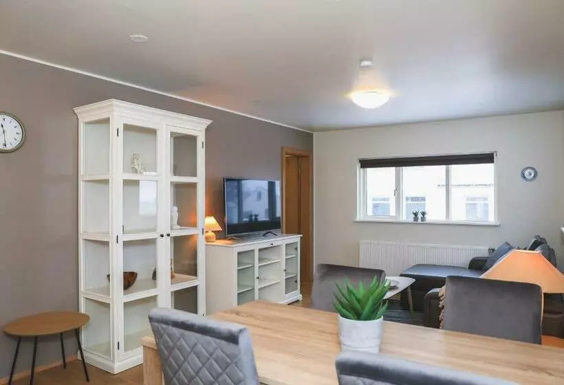 E18 Apartments
