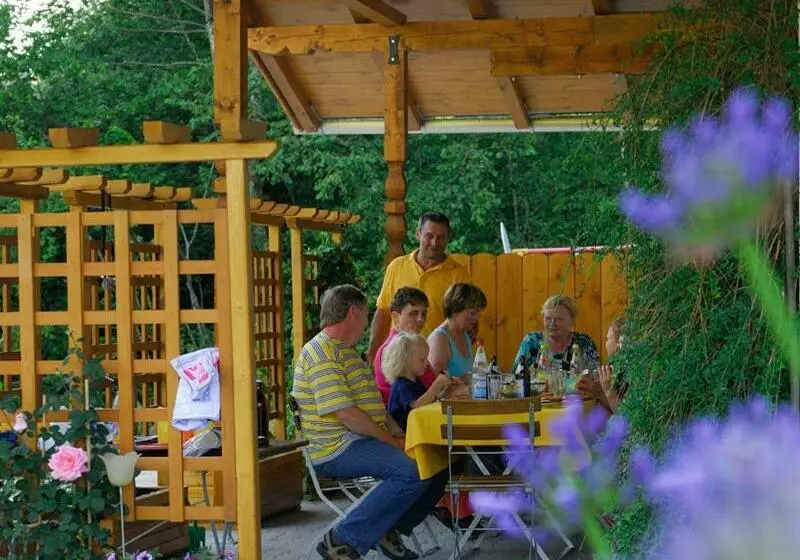 Majatalo Gästehaus Göllblick