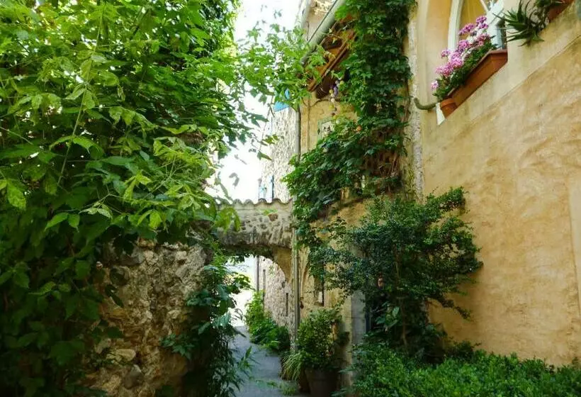 Aamiaismajoitus (B&B) Chambres Du Clocher