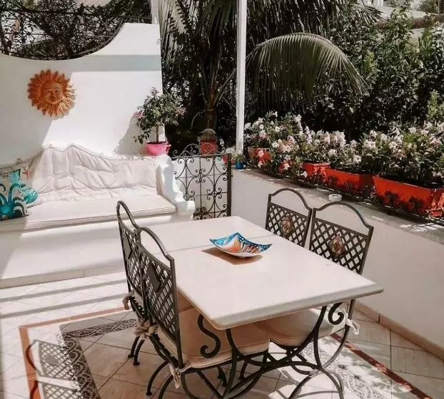 تختخواب و صبحانه Le Botteghe 59 Capri