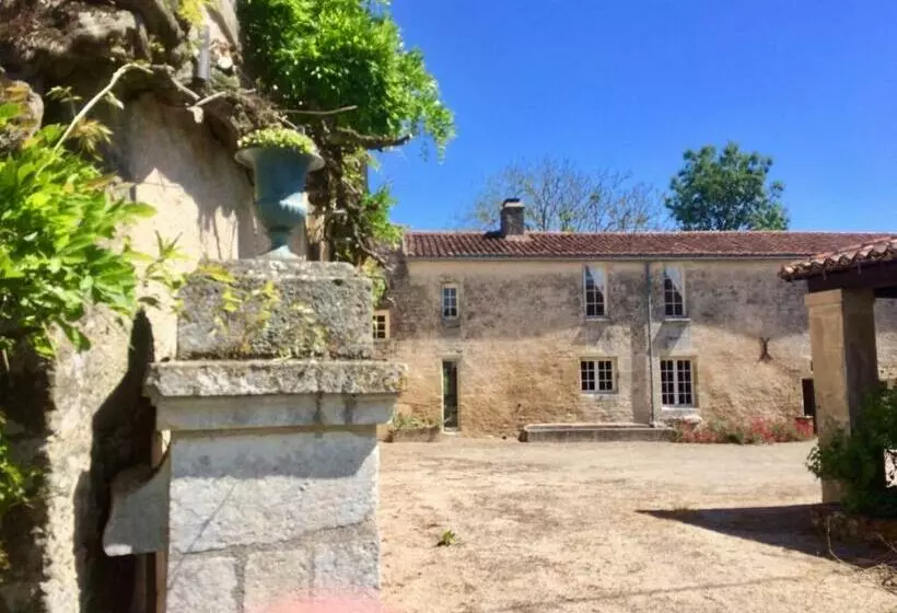 Aamiaismajoitus (B&B) Logis De La Touche
