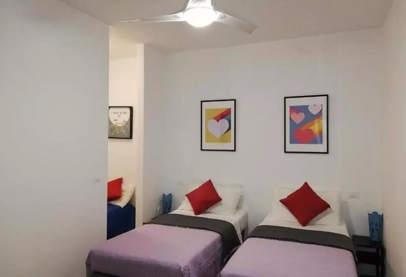 تختخواب و صبحانه Stop Over Blq