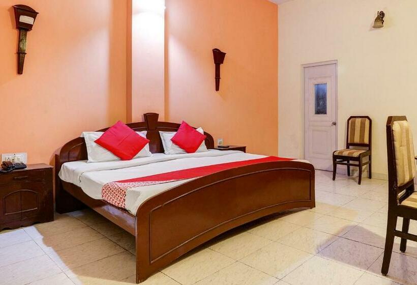 هتل Oyo 38621 Orient