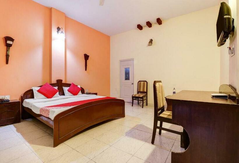 هتل Oyo 38621 Orient