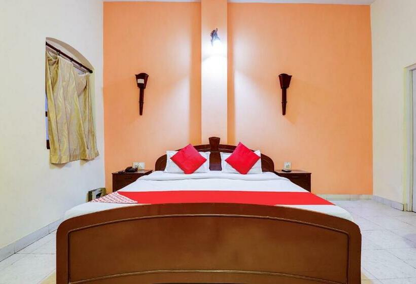 هتل Oyo 38621 Orient