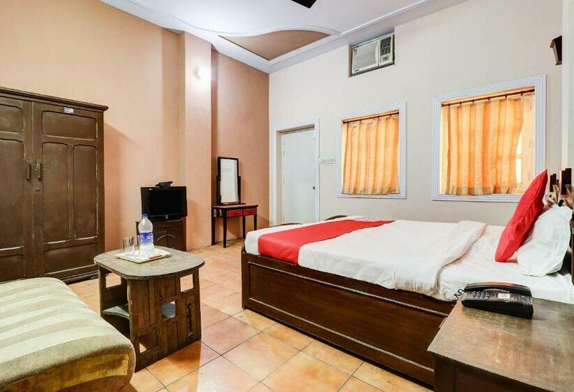 هتل Oyo 38621 Orient