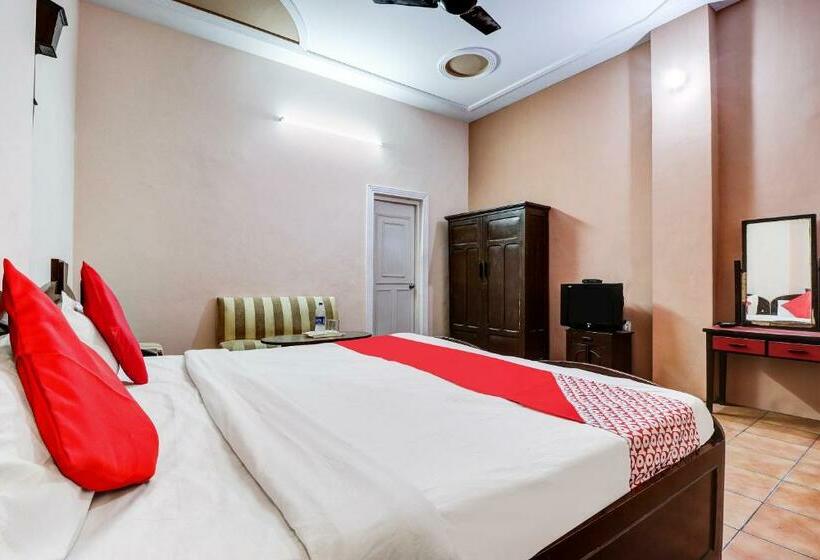 هتل Oyo 38621 Orient
