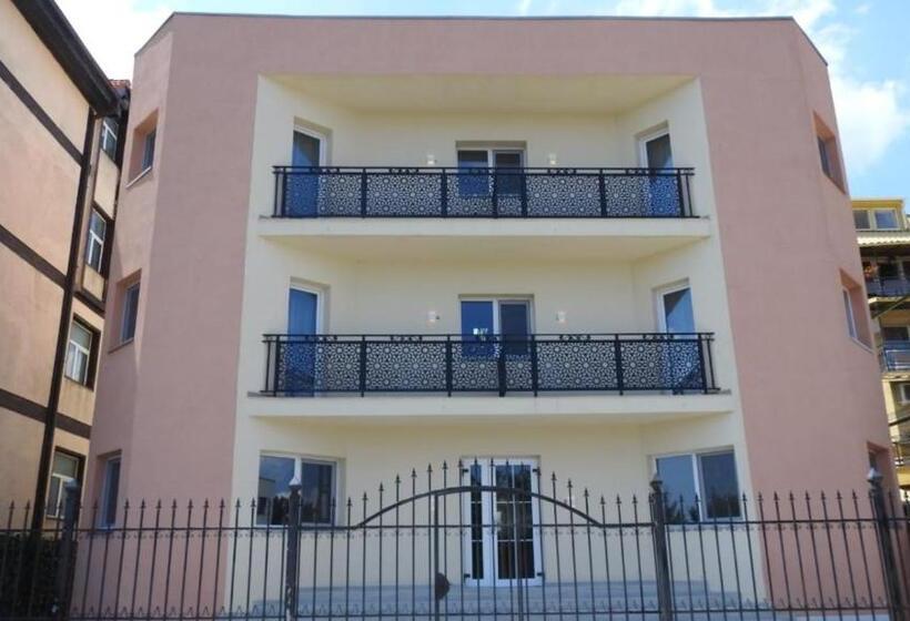 פנסיון Belvedere