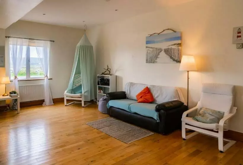 ベッドアンドブレックファースト Aran Walkers Lodge