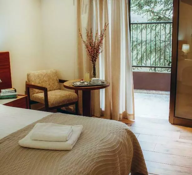 ホテル Kallithea Inn