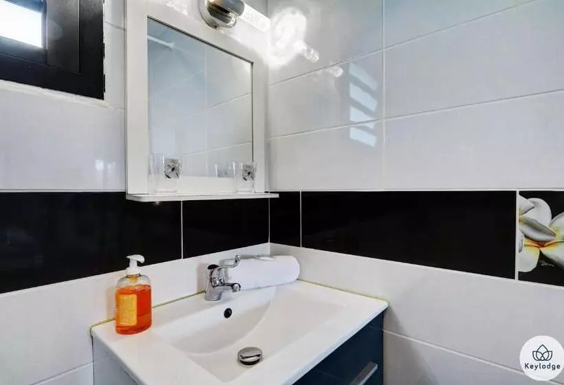 پانسیون Les Gites Le Bambou   3 étoiles   Les Avirons