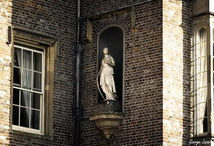 Otel Donnington Grove Country Club